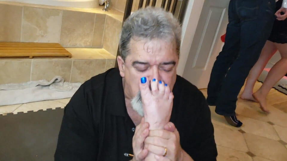 Ms Amazonian Cums from Foot Worship